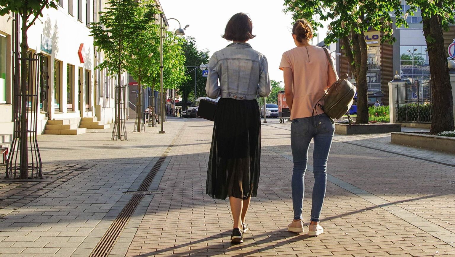 Explained The Many Benefits of Walk and Talk Therapy Sessions